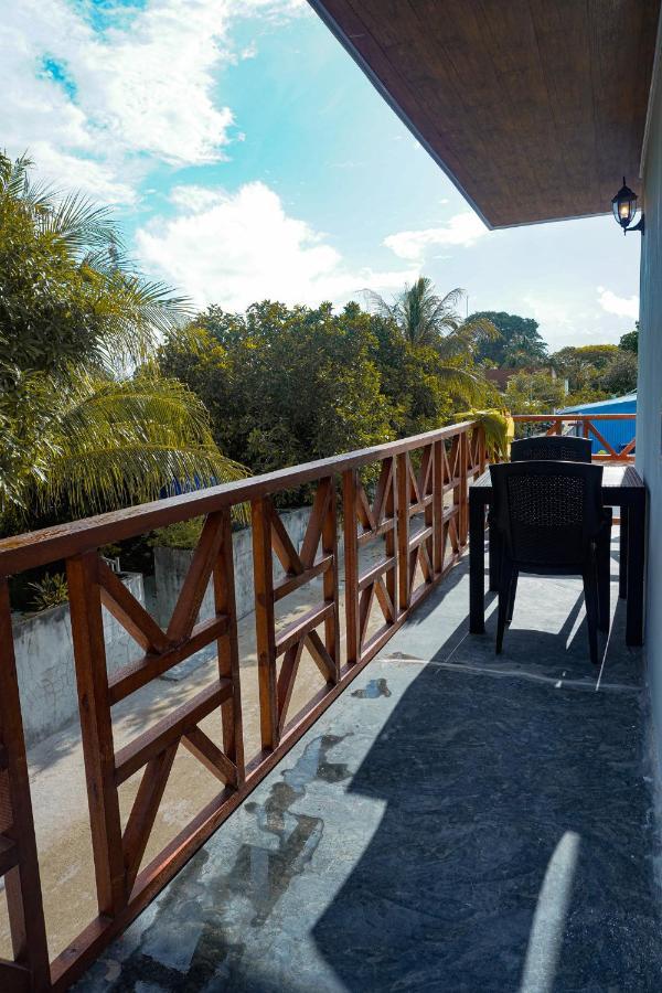 The Zen Den Hotel Thulusdhoo Buitenkant foto