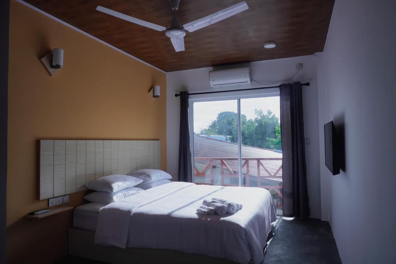 The Zen Den Hotel Thulusdhoo Buitenkant foto