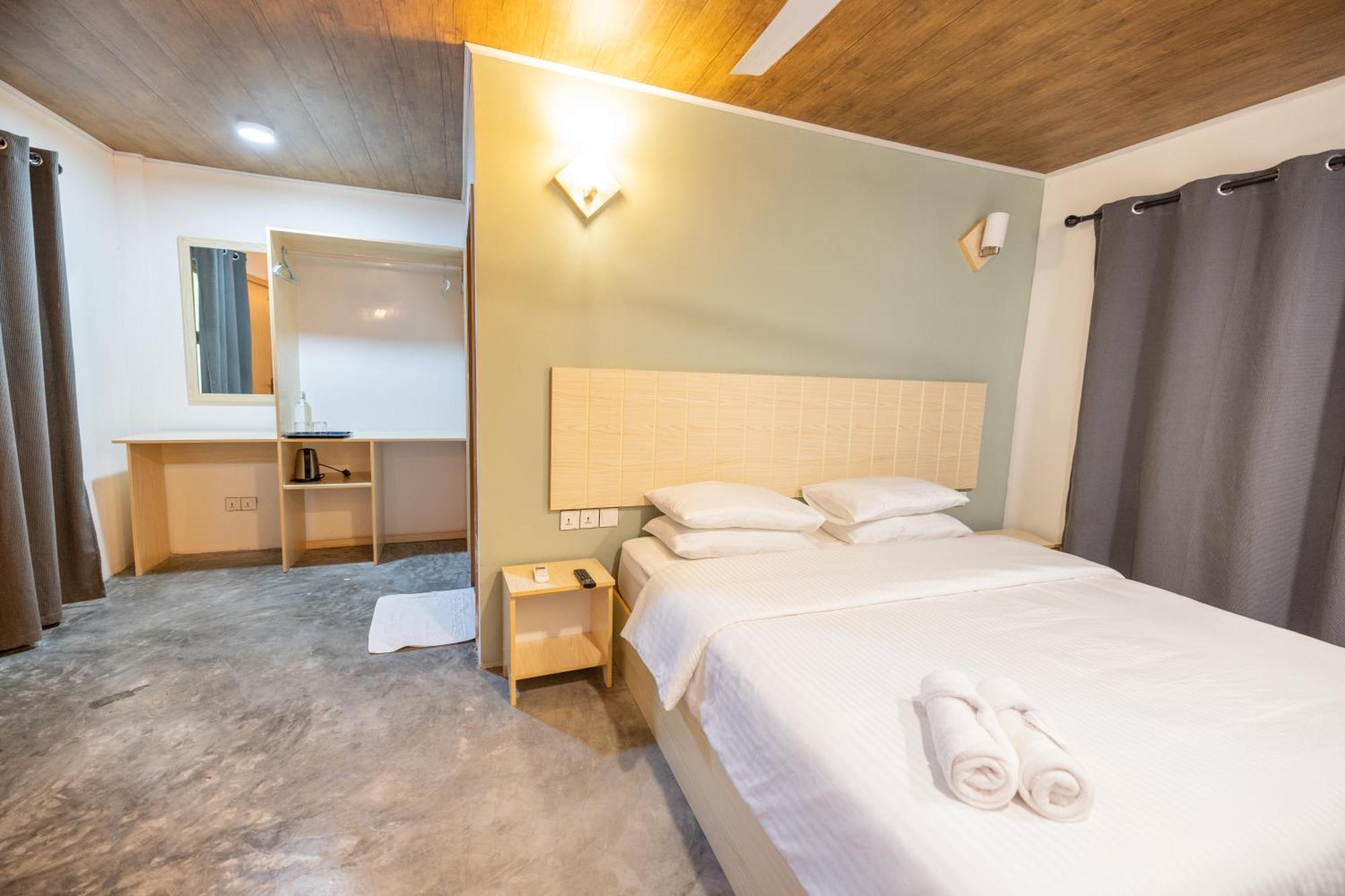 The Zen Den Hotel Thulusdhoo Buitenkant foto