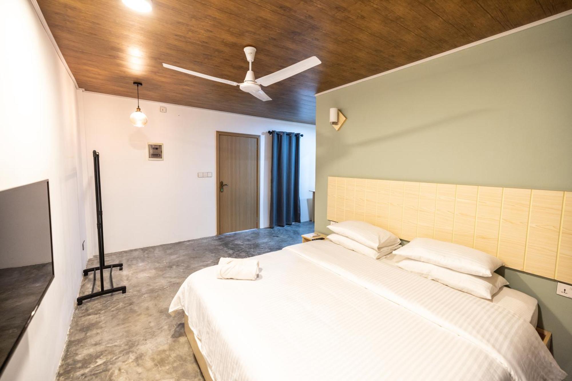 The Zen Den Hotel Thulusdhoo Buitenkant foto