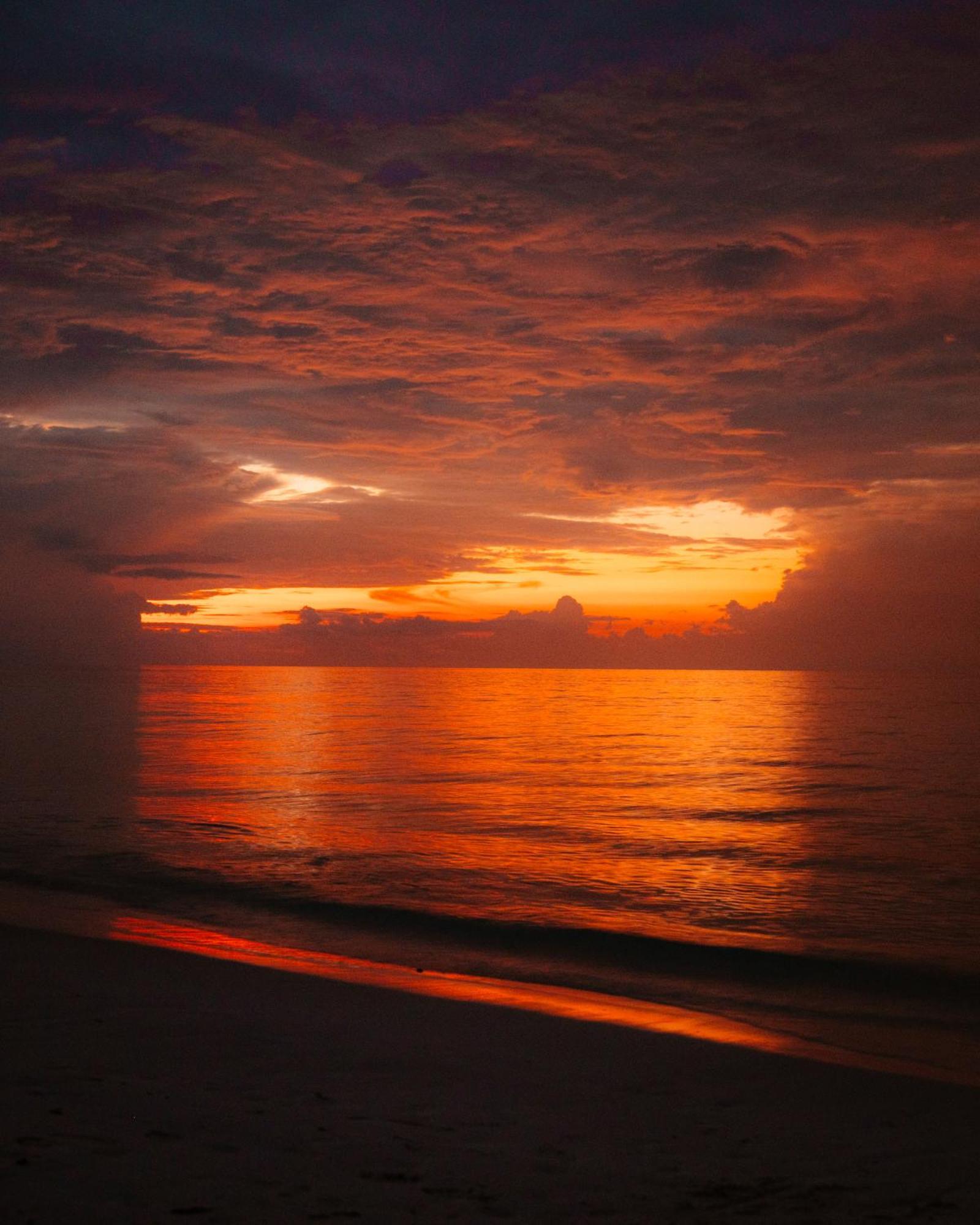 The Zen Den Hotel Thulusdhoo Buitenkant foto